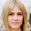 Laura (25-35)